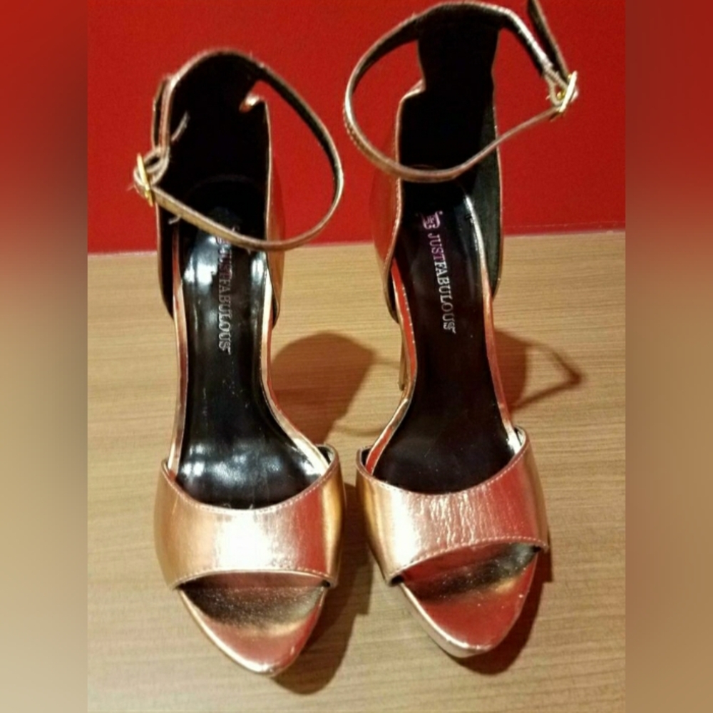 Gold Just Fab Peep Toe Heels (Size: 8)